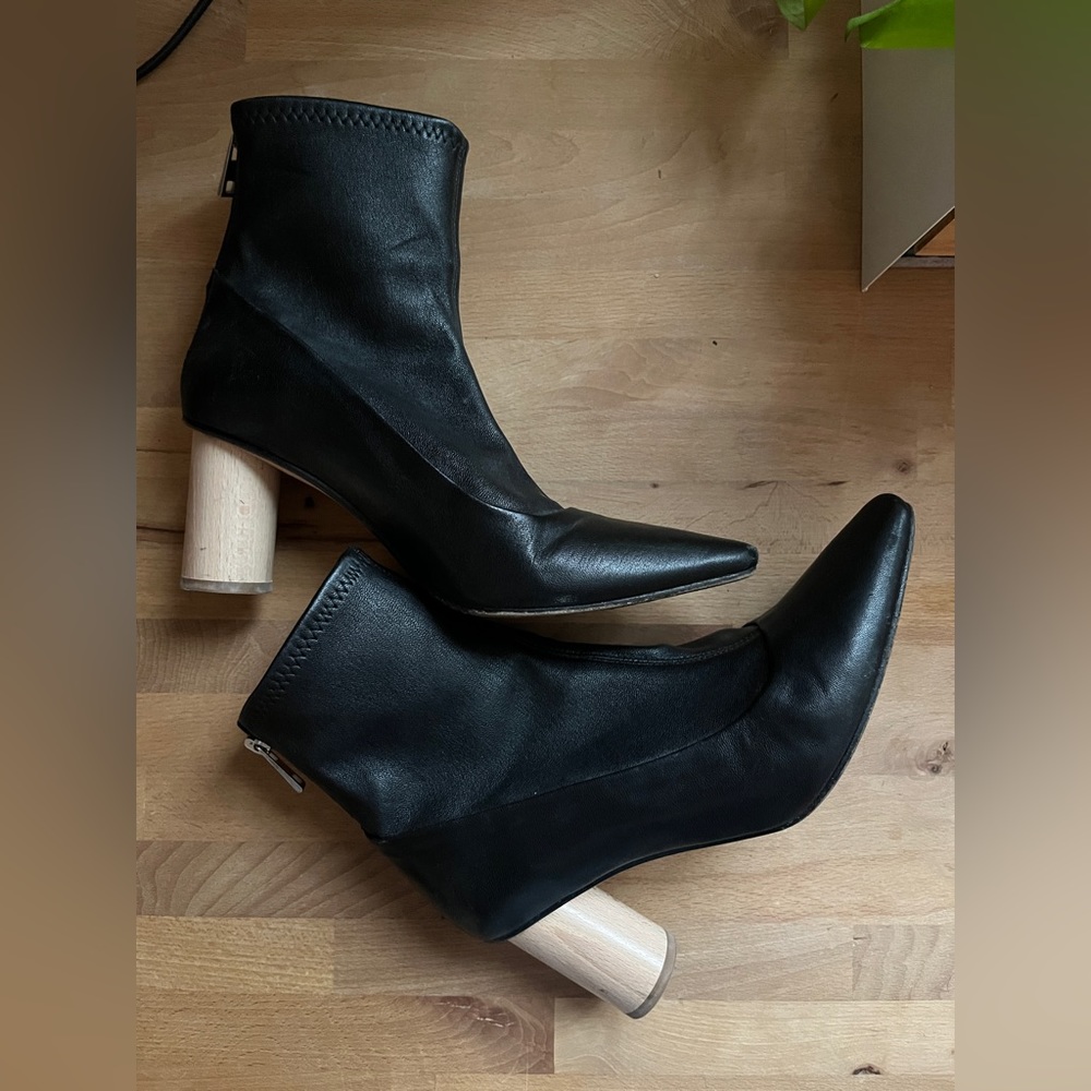 LOQ BOOTS-RESERVED